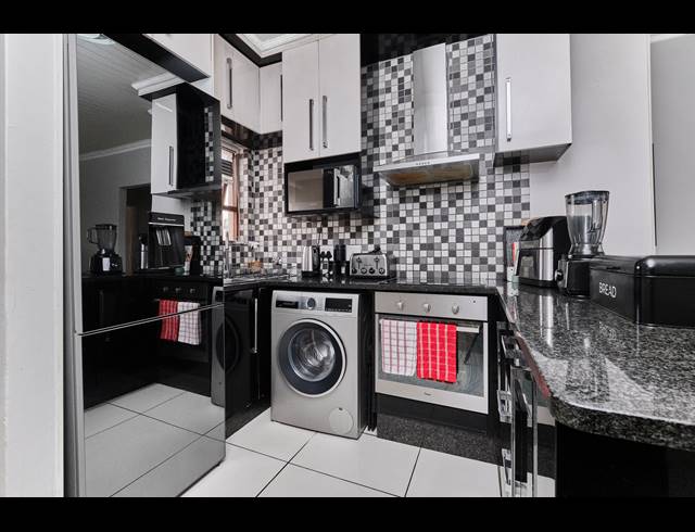 2 BEDROOM APARTMENT TO LET IN PAULSHOF